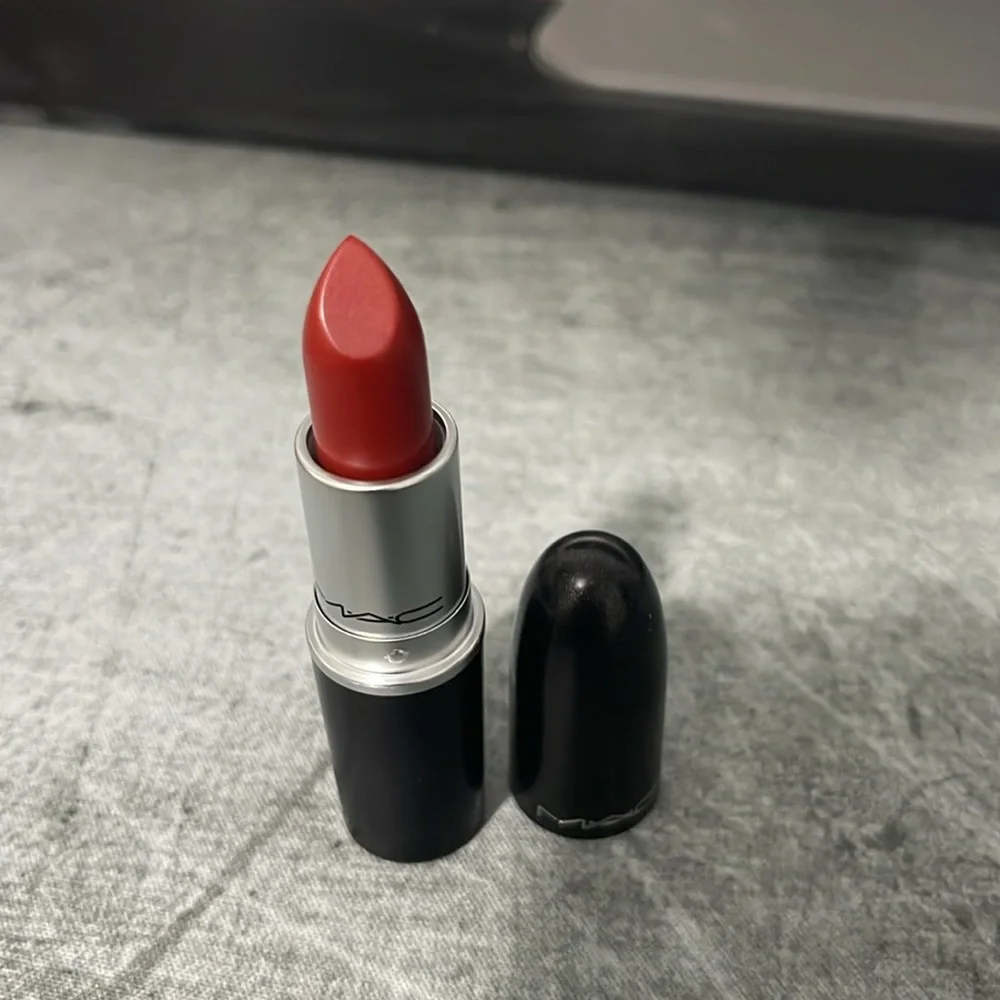 MAC Matte lipstick - Picture 4 of 4